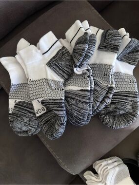 Bombas Women's Low-Cut Cushioned Socks - White & Gray